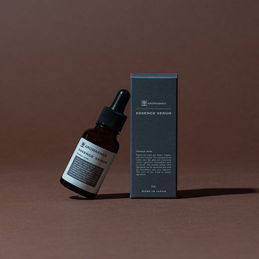 アロマシア エッセンスセラム パッケージと一緒に